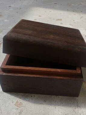 Vintage Style Handcrafted Solid Hardwood Keepsake BoxSolid Wood,  Non-hinged Lid